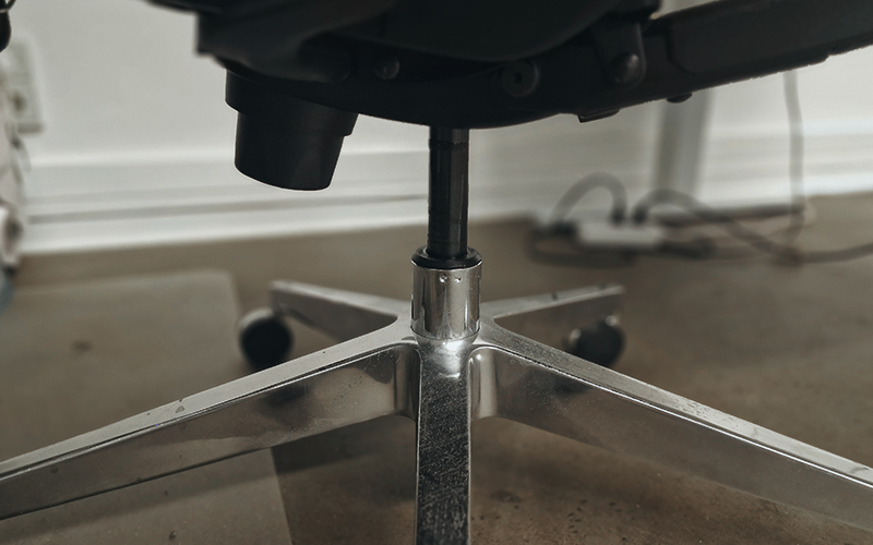 Gasdruckfedern Bürostuhl wechseln austauschen reparieren - Drehstuhl  Zylinder tauschen 